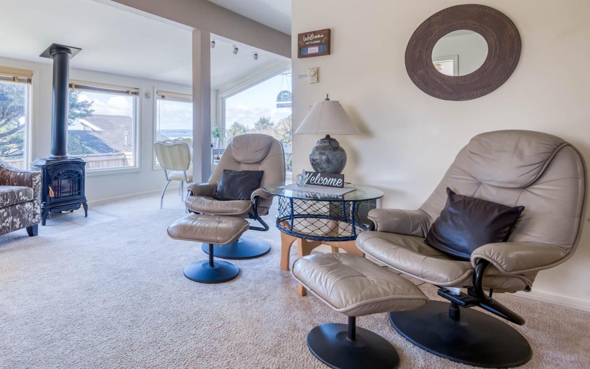 Birds Eye Beach House Lincoln City Exterior photo